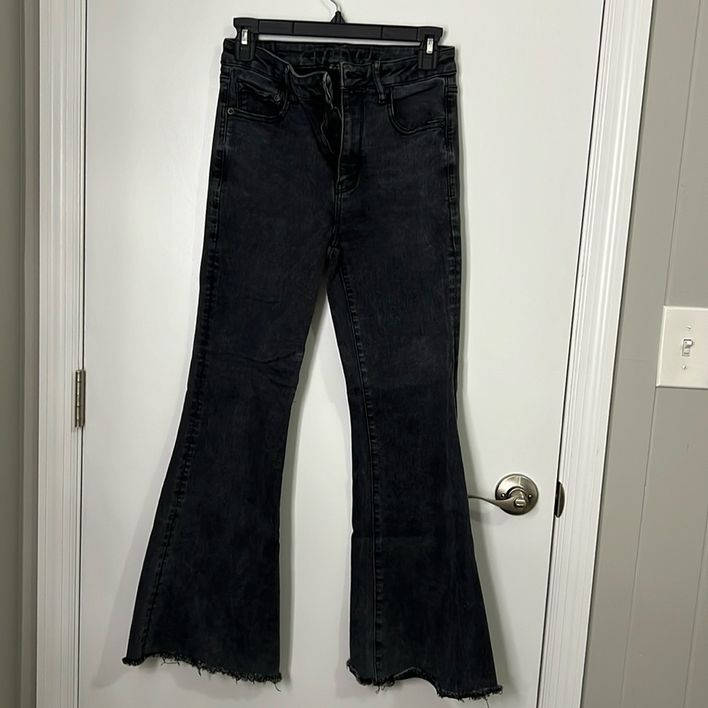 American Eagle SUPER HI RISE FLARE light Black color SIZE 6 SHORT